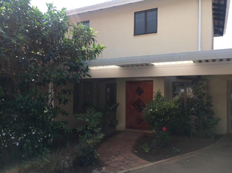Number Six Apartment Durban Luaran gambar